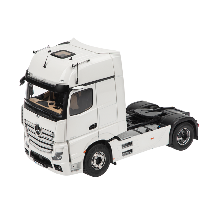 NZG Mercedes-Benz Actros L White 1:18