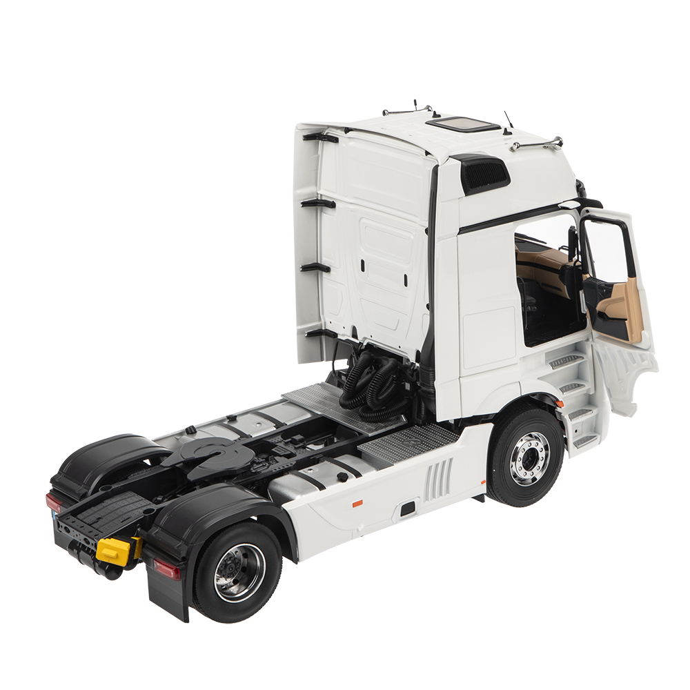 NZG Mercedes-Benz Actros L White 1:18